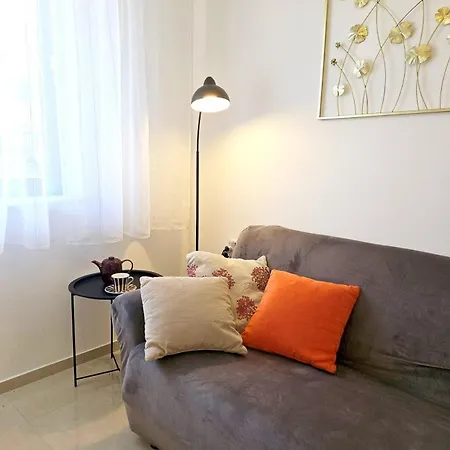 With A Parking Space Apartment *