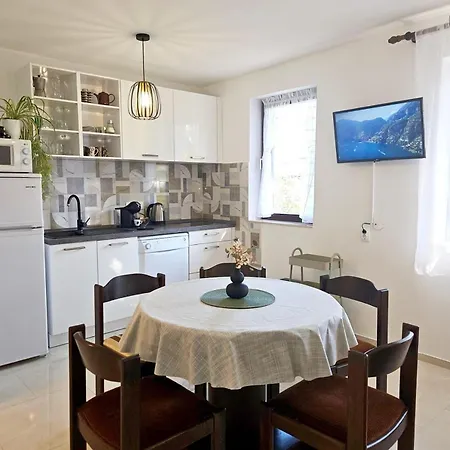 With A Parking Space Apartment Malinska