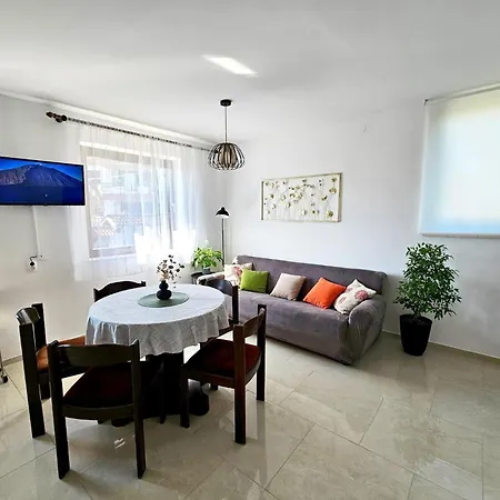 With A Parking Space Appartamento